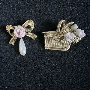 Vintage 1928 Brand Gold Tone Picnic Basket & Bow Brooch Set